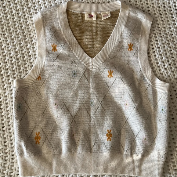 Levi's Cream V-Neck Sweater Vest with Gold Details - Picture 1 of 5